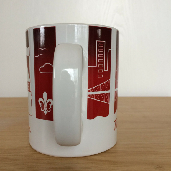 Tim Hortons 2016 Quebec Travellers Collection - Picture 2 of 5